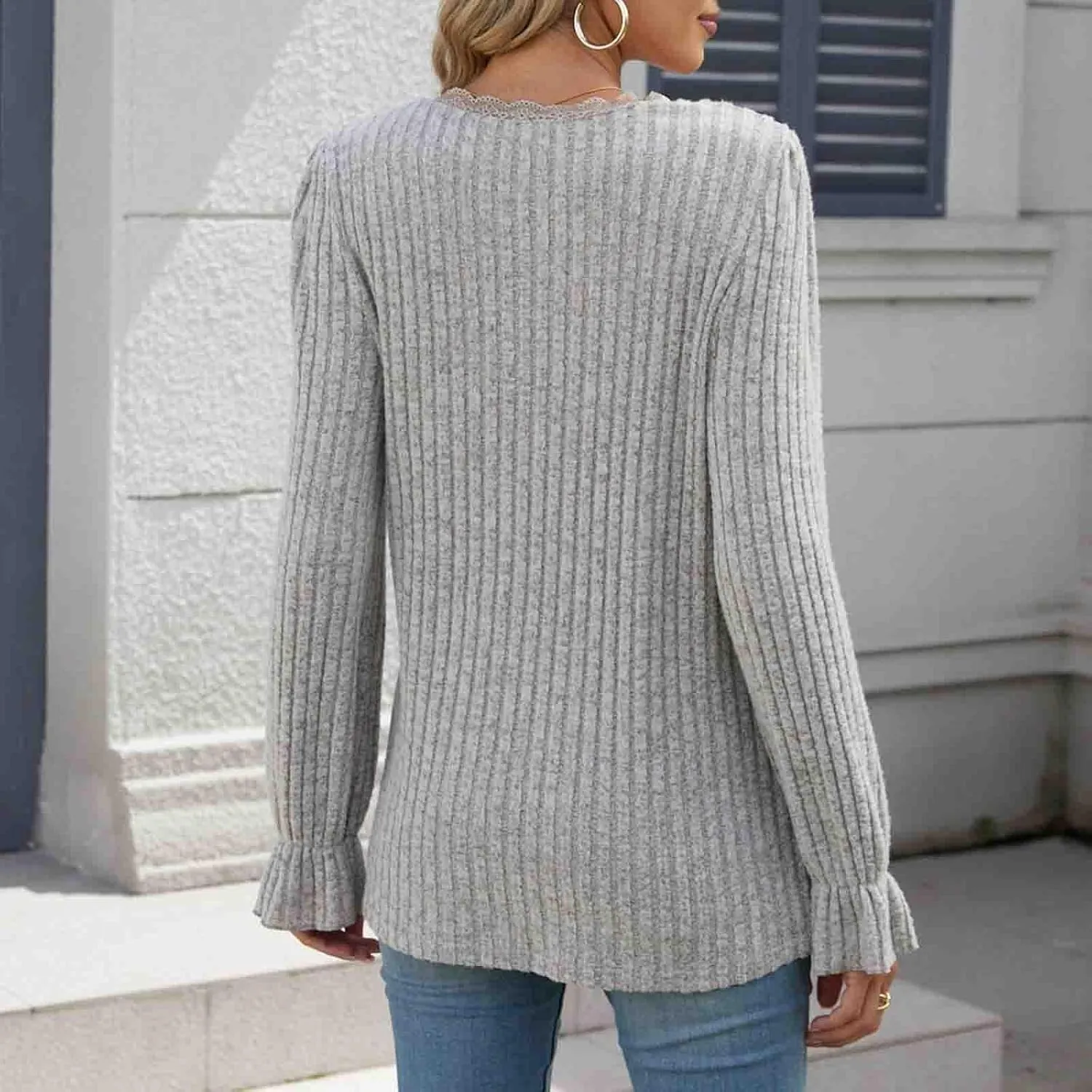 Fahion Sweatshirts for Women long sleeve V Neck Tops 2024 Trendy Casual Ruffle Sleeve Fleece Knitted Pullover Top