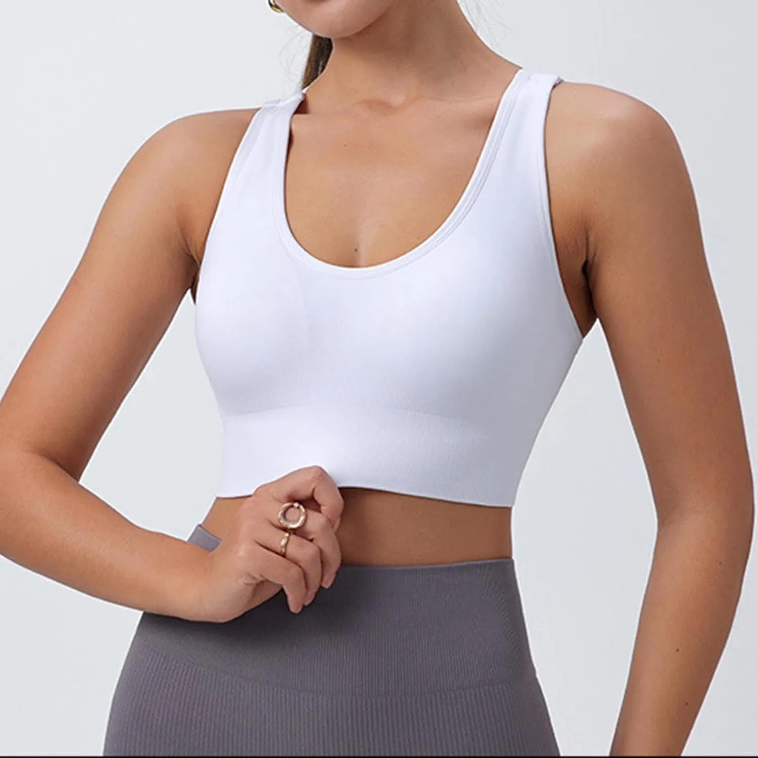 Sports Bra for Women Criss-Cross Back Removable Pads Strappy Sports Bralettes High Impact Athletic Yoga Workout Top
